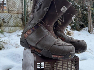 snowboardove-topanky-burton