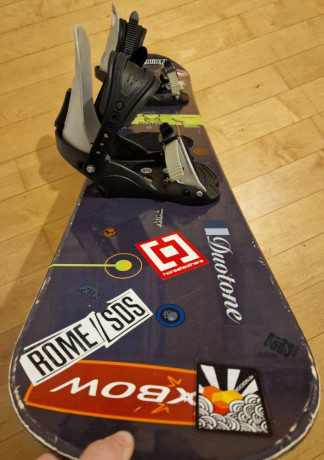 predam-snowboard-naked-155cm-plus-viazanie-big-3