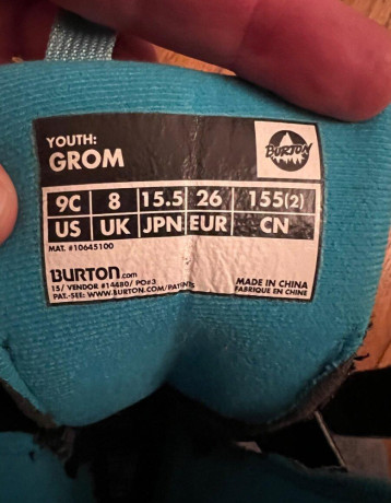 burton-grom-youth-v26-big-3