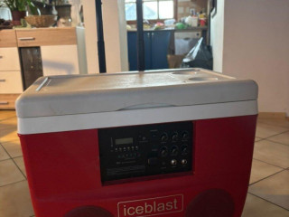 autochladnicka-s-radiom
