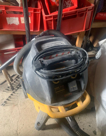 dewalt-priemyselny-vysavac-big-1