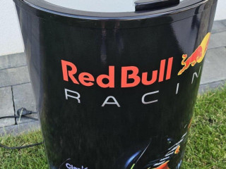jedinecna-chladnicka-redbull
