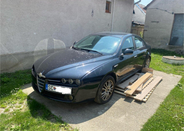 alfa-romeo-159-18mpi-big-0