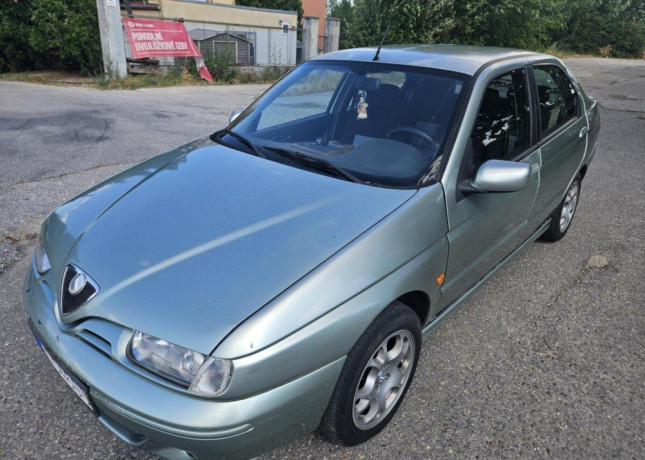 alfa-romeo-146-19jtd-rv-2000-big-0