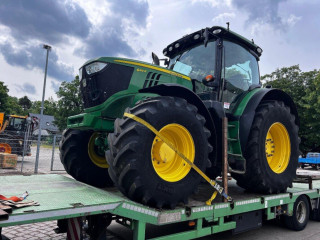 john-deere-6210r