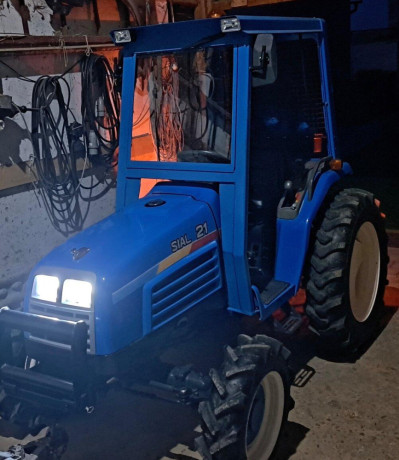 iseki-sial-21-4x4-big-0