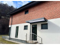 pristresok-nad-dvere-moderny-s-lemombez-podpery-small-2
