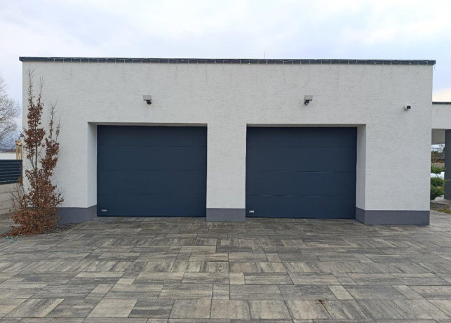sekcna-garazova-brana-2550x2210-ral-7016-deep-mat-big-0