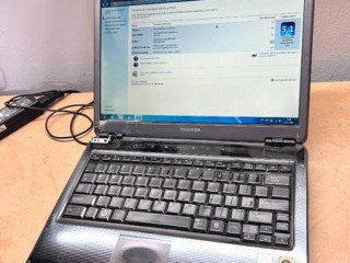 predam-polamany-notebook-toshiba-u405-na-diely-alebo-opravu