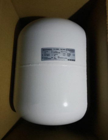 predam-expanznej-nadoby-znacky-hydroland-18l-vertikalne-10-big-0