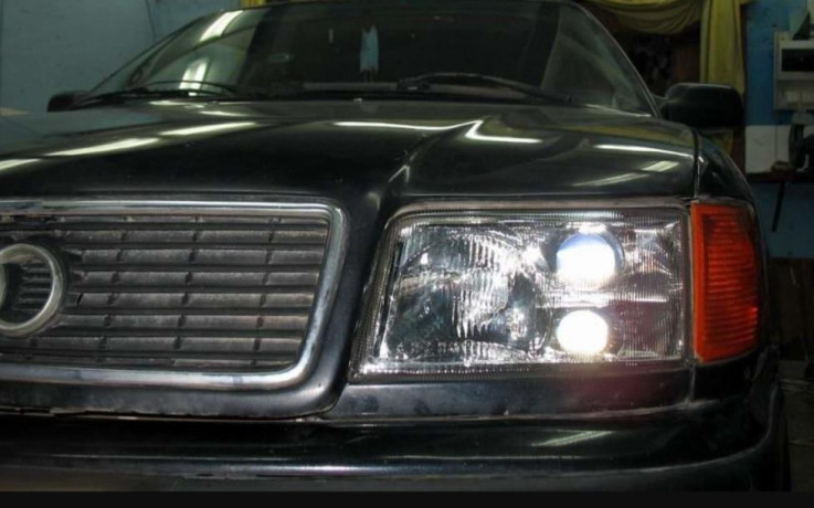 skla-svetiel-audi-100-s4c4-big-0