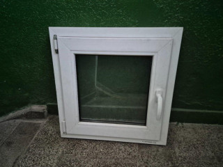 plastove-okno-biele-500-x-500