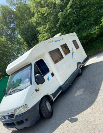 prenajom-autokaravanu-plne-vybaveny-kempovaci-autokaravan-big-1