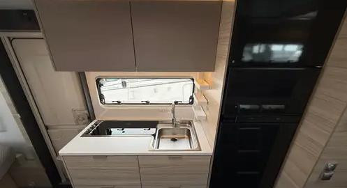 premiovy-karavan-adria-altea-552-p-2026-klimatizacia-mover-big-1