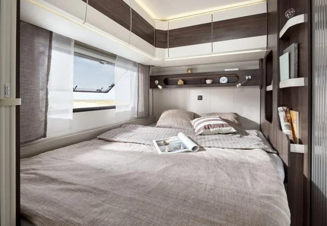 karavan-hobby-prestige-560-fc-big-3