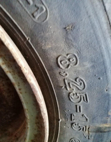 pneu-825-15-big-0