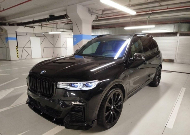bmw-x7-xdrive-m50i-at-522ps-x7m-big-0