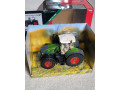 britains-traktor-fendt-828-vario-132-small-4