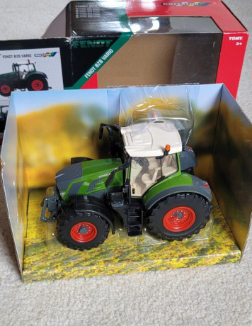 britains-traktor-fendt-828-vario-132-big-4