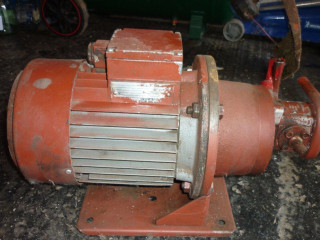 hydraulicke-cerpadlo-s-elektromotorom