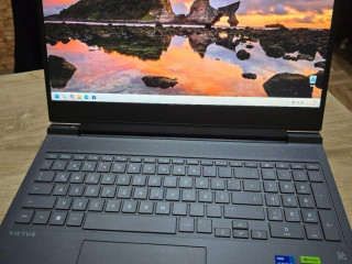 velky-16-palcovy-hp-victus-s-rtx-4060-i7-procesorom-13-gener