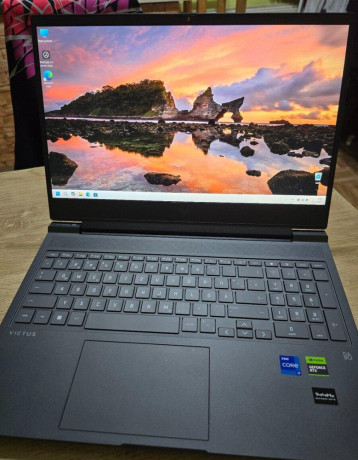 velky-16-palcovy-hp-victus-s-rtx-4060-i7-procesorom-13-gener-big-0