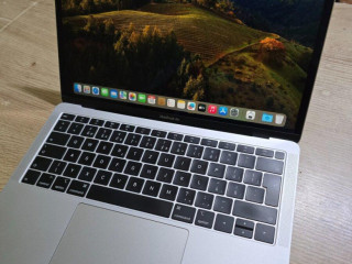 macbook-air-13-2019-v-top-stave-s-retina-displejom-macbook-b