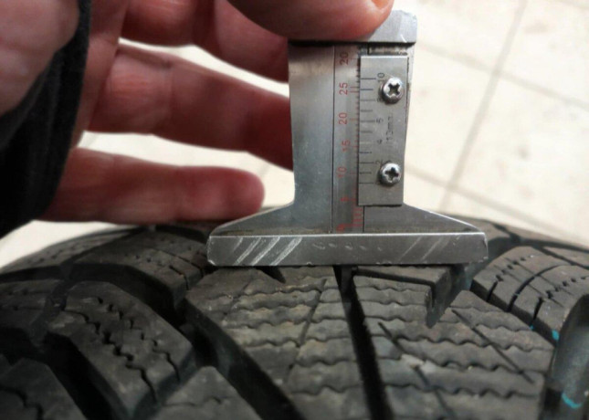 pneu-22560-r18-big-4