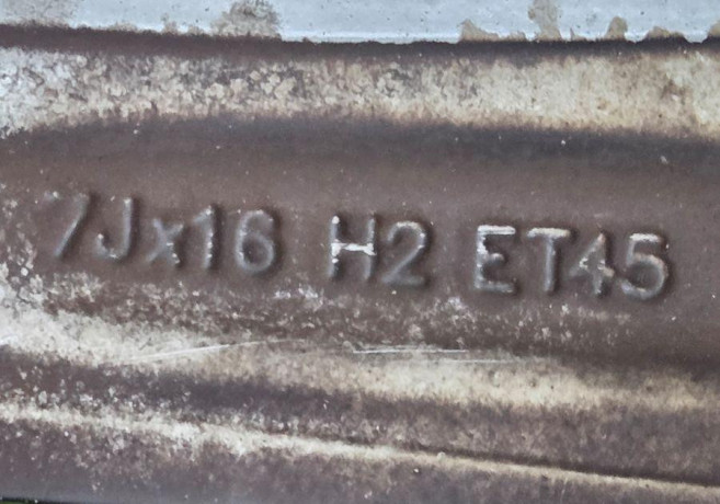 pneumatiky-a-elektrony-vw-5x112-big-3