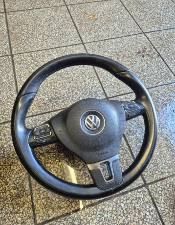 predam-trojramenny-kozeny-volant-s-airbagom-pre-vw-group-big-4