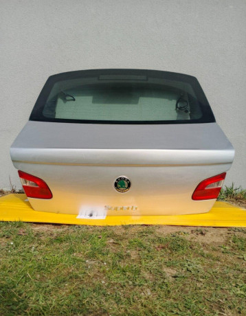skoda-superb-2-sedan-kufrove-dvere-kompletne-big-3