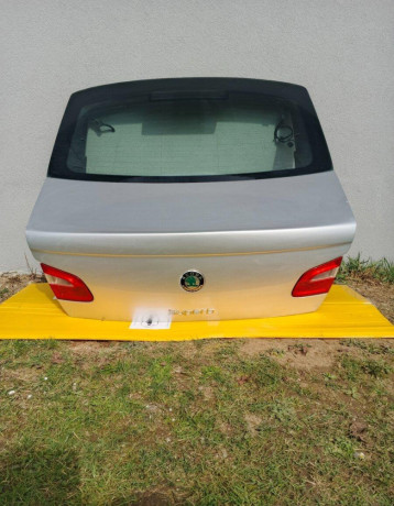 skoda-superb-2-sedan-kufrove-dvere-kompletne-big-4