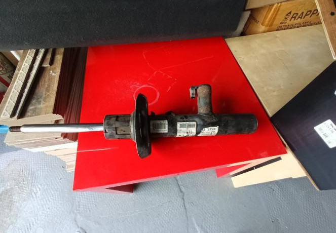 adaptivne-tlmice-2ks-vw-tiguan-rok-2013-big-3
