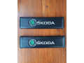 predam-kozene-navleky-na-bezpecnostny-pas-s-logom-skoda-small-0