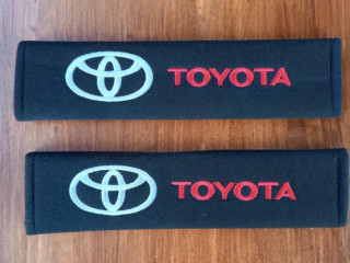 predam-navleky-na-bezpecnostny-pas-s-logom-toyota