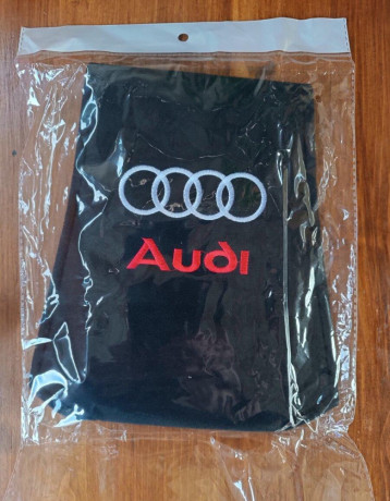 predam-navleky-na-opierku-hlavy-s-logom-audi-big-1