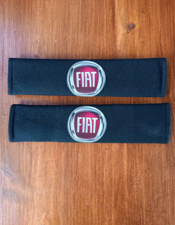 predam-navleky-na-bezpecnostny-pas-s-logom-fiat-big-0