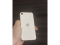 dobry-den-ponukam-na-predaj-iphone-se-2022-64gb-stav-910-small-1