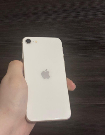 dobry-den-ponukam-na-predaj-iphone-se-2022-64gb-stav-910-big-1