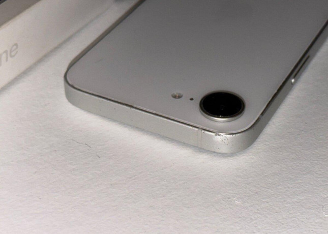 apple-iphone-16e-128gb-biely-big-3