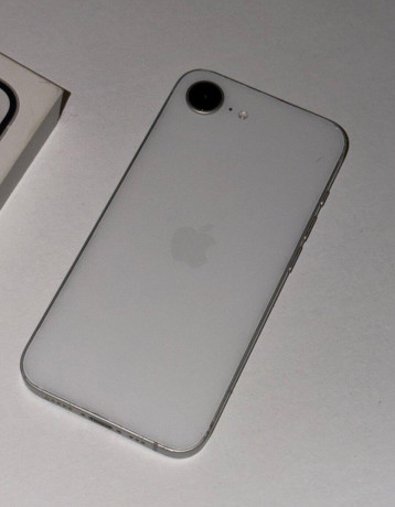 apple-iphone-16e-128gb-biely-big-1