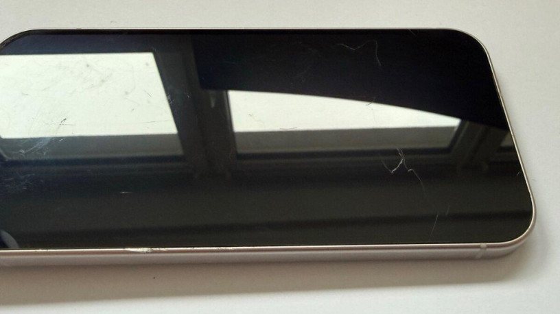 predam-biely-pixel-9-256-gb-poskriabany-display-big-4