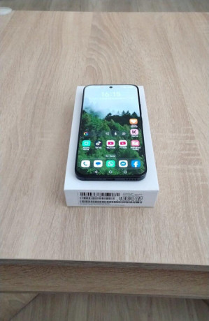 honor-400-8512gb-big-0