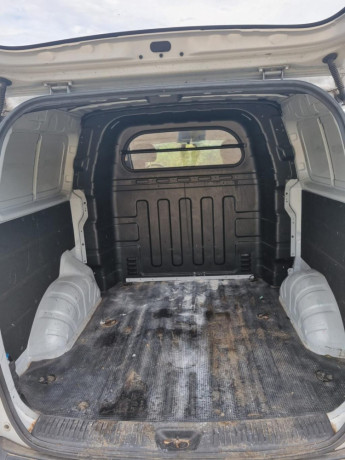 hyundai-h1-van-120kw-big-3