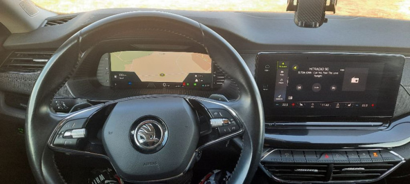 skoda-octavia-combi-20-tdi-scr-style-dsg-110kw150hp-a7-big-3