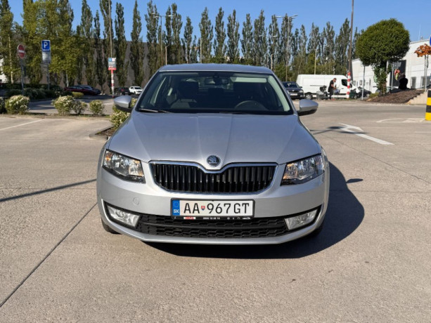 skoda-octavia-20-tdi-ambition-dsg-110kw150hp-a6-big-1
