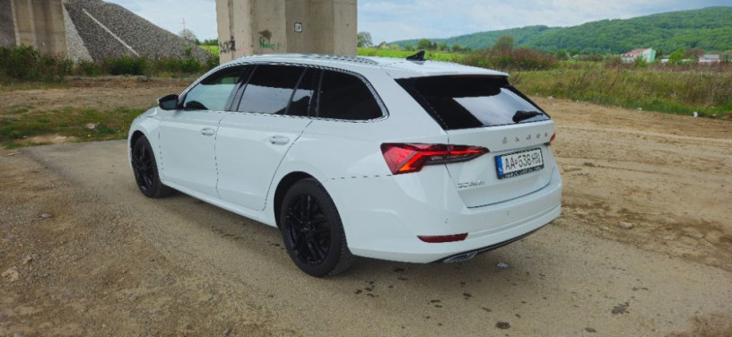 skoda-octavia-combi-20-tdi-scr-style-dsg-110kw150hp-a7-big-3