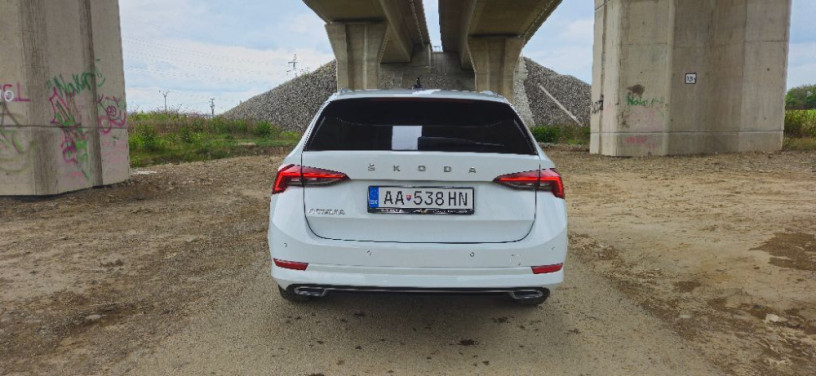 skoda-octavia-combi-20-tdi-scr-style-dsg-110kw150hp-a7-big-2