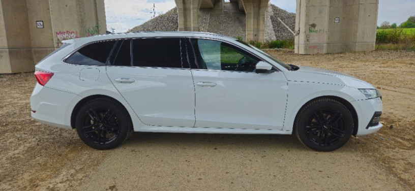 skoda-octavia-combi-20-tdi-scr-style-dsg-110kw150hp-a7-big-1