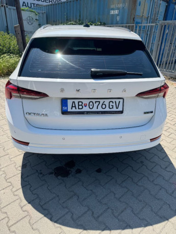 skoda-octavia-combi-15-tsi-style-dsg-110kw150hp-a7-big-3